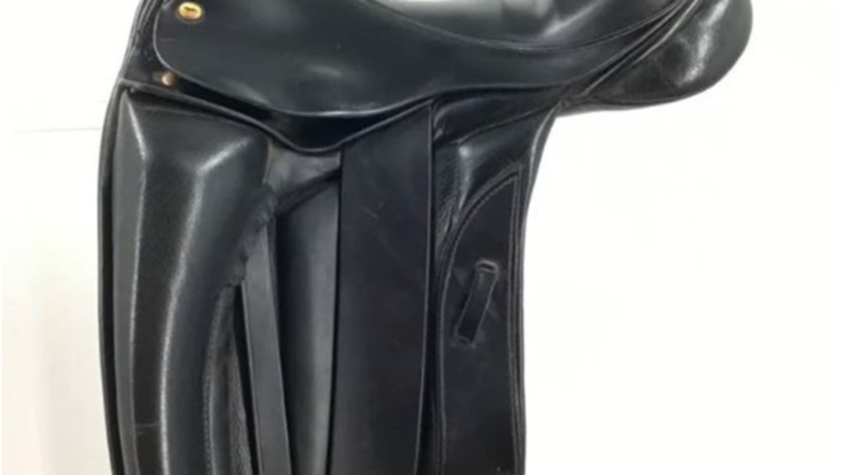 The Perfect Fit: Black Country Vinici Wide Tree Used Monoflap Dressage Saddle