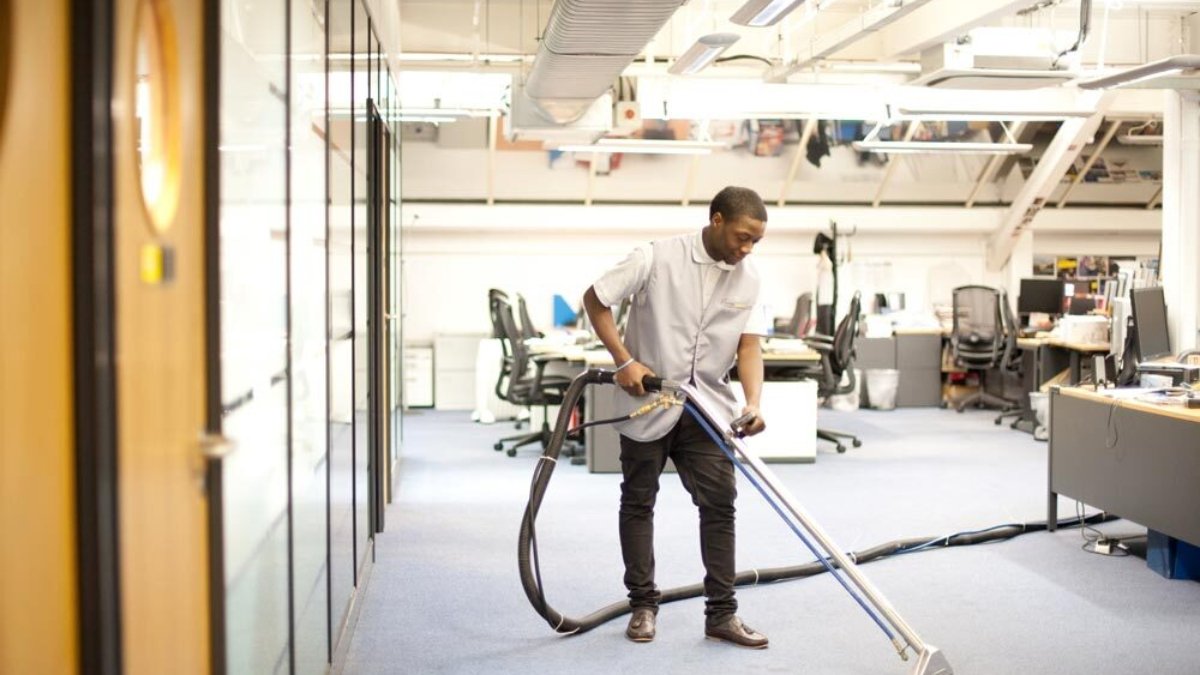 Transform Your Workspace with Professional Commercial Cleaning