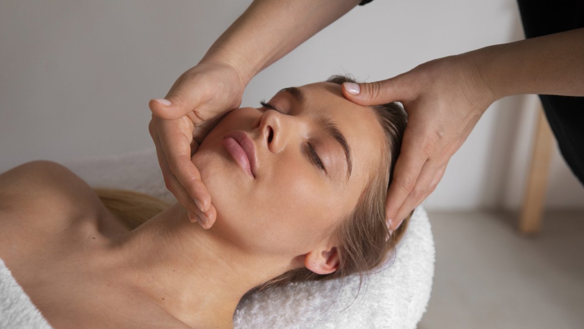 Cosmetic Facial Massage