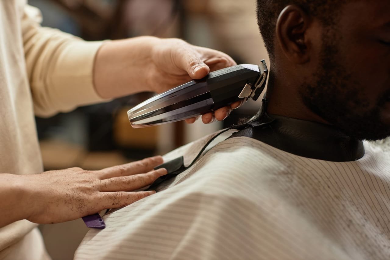 Pro Styling Tools: Why You Should Invest in a Professional-Grade Hair Trimmer